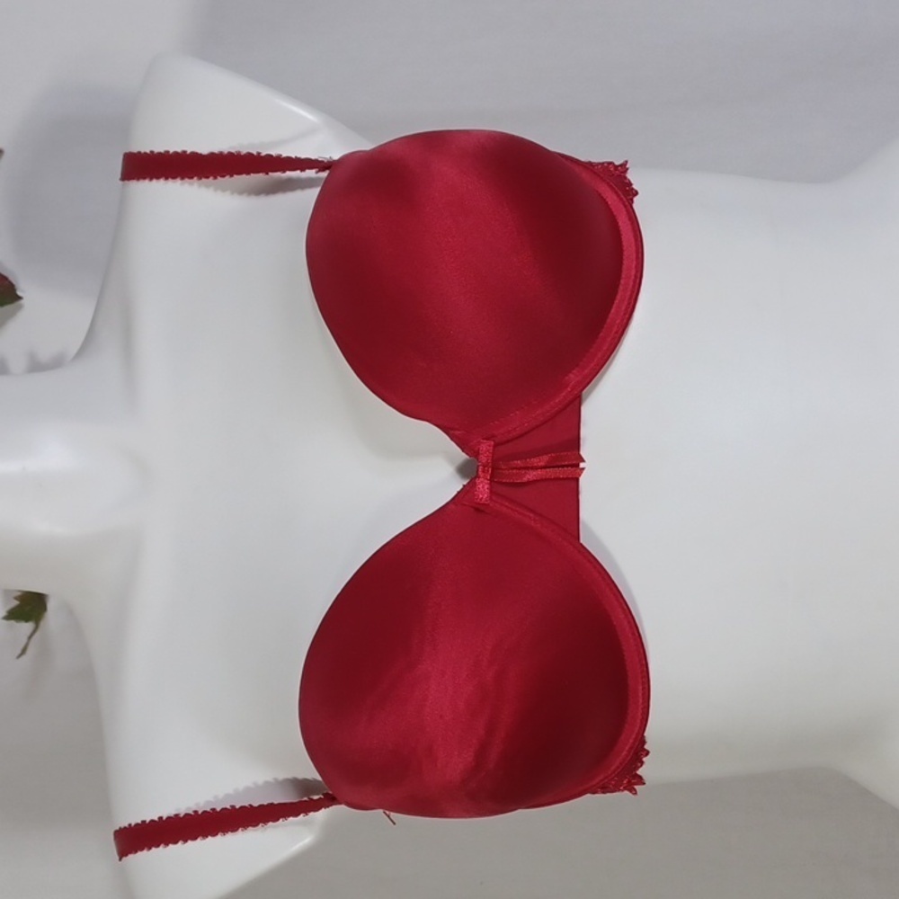 SWEET NOTHING BRA SIZE 38C IN A BEAUTIFUL RED NYLON AND SPANDEX